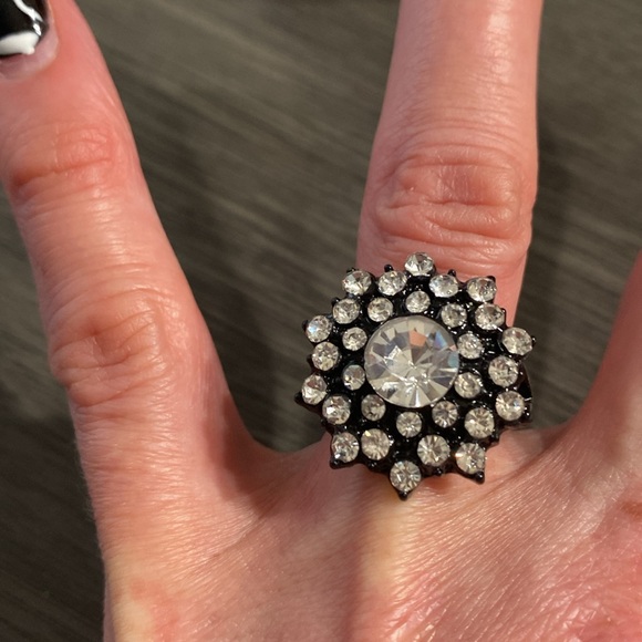 Black Metal Rhinestone Burst Ring New - Picture 2 of 10